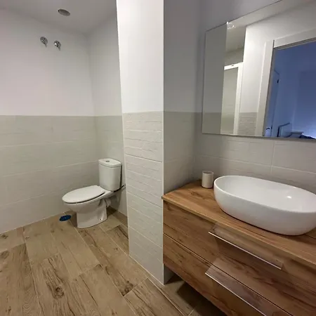Piso Amplio Y Luminoso En Pleno Centro דירה חרז